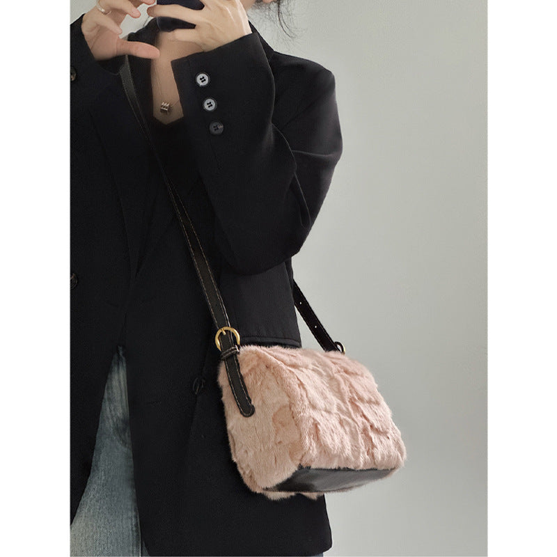 choose in live Cross-border leather Mao Mao handbag autumn and winter new shoulder crossbody bag light luxury leather portable small bag.